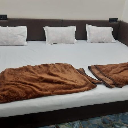 Golden Guest House Ujjain Exterior foto